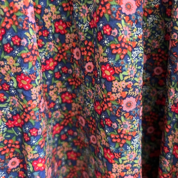 Natural life mulit-colored floral v-neck dress. NWOT. Size M. - Picture 2 of 9